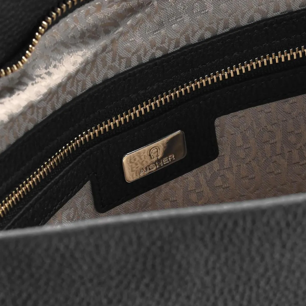 AIGNER Beuteltasche Paola schwarz Crossbody Bag