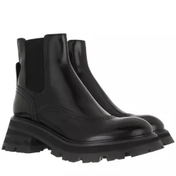 Alexander McQueen Wander Chelsea Boots Leather Black Chelsea Boots