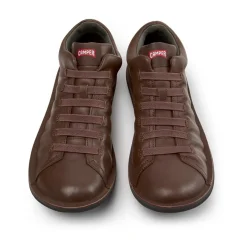Camper Eine Camper-Ikone, die sich mit jeder Saison weite mittel-braun Low-Top-Sneaker