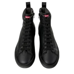 Camper Peu Touring ist eine sportliche und zeitgenössisch schwarz High-Top-Sneaker