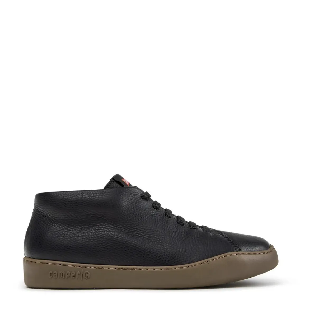 Camper Peu Touring ist eine sportliche und zeitgenössisch schwarz Low-Top-Sneaker