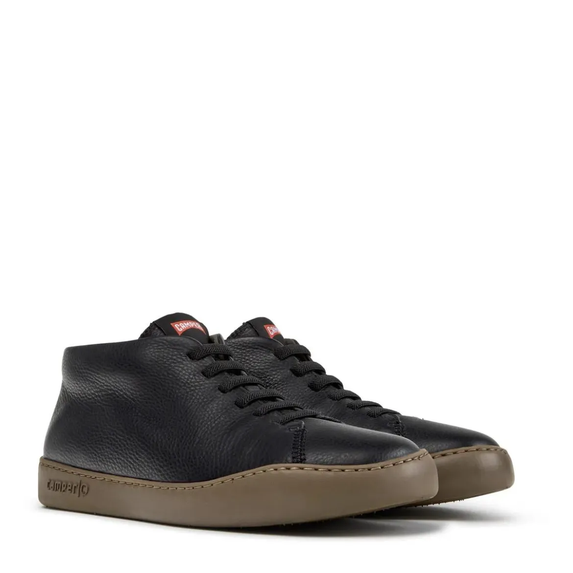 Camper Peu Touring ist eine sportliche und zeitgenössisch schwarz Low-Top-Sneaker
