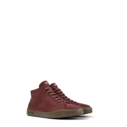 Camper Peu Touring ist eine sportliche und zeitgenössisch burgund Low-Top-Sneaker