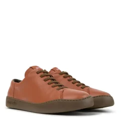 Camper Peu Touring ist eine sportliche und zeitgenössisch mittel-rot Low-Top-Sneaker