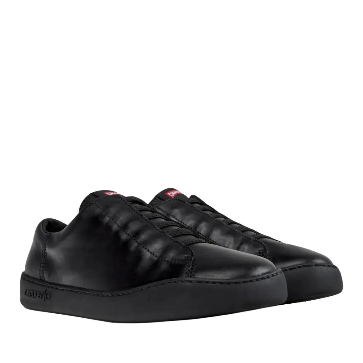 Camper Peu Touring ist eine sportliche und zeitgenössisch schwarz Low-Top-Sneaker