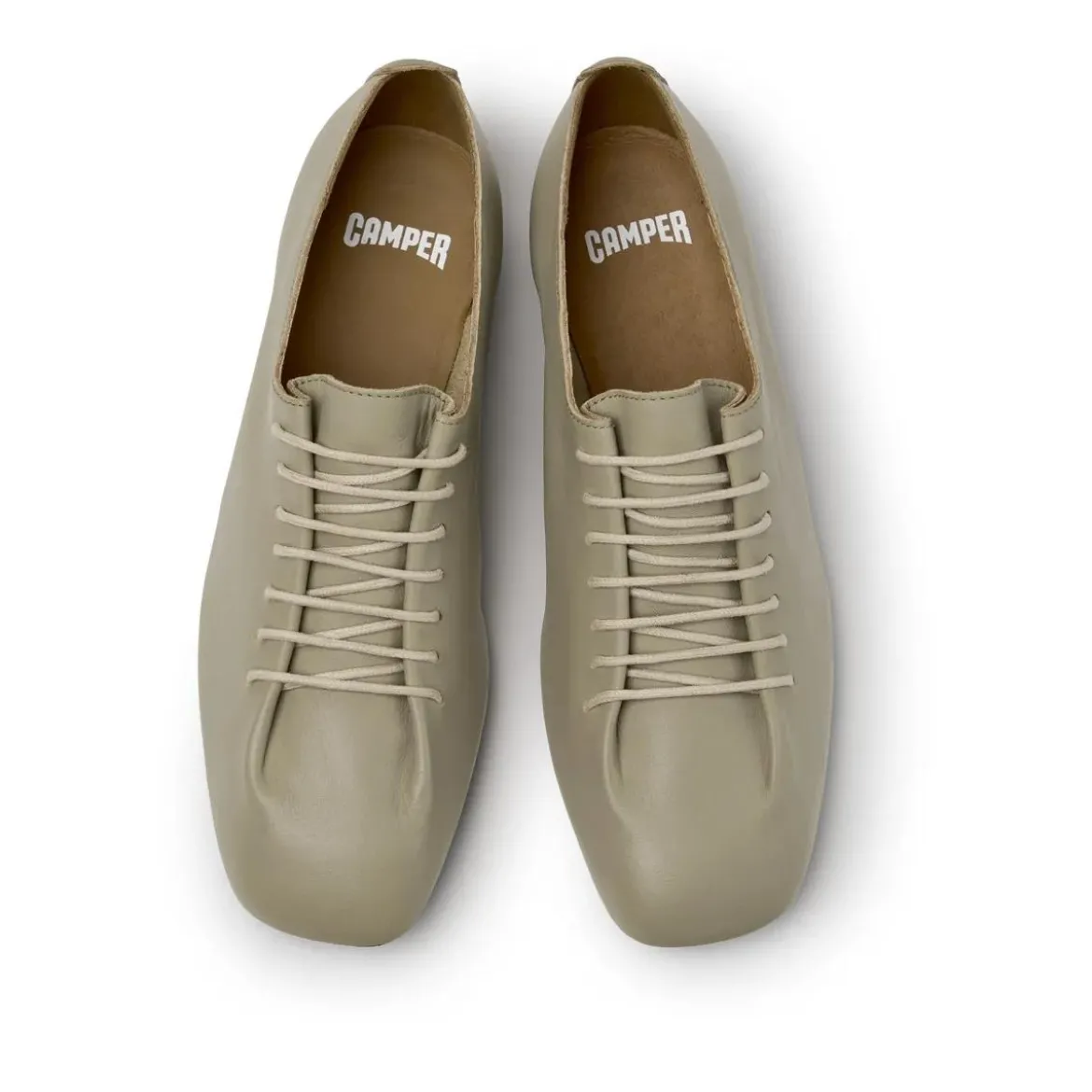 Camper Unsere feminine Linie Casi Myra besticht durch ein nude Schnürschuhe
