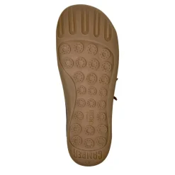 Camper Unsere Peu-Cami-Linie wird nach der Form des Fußes schwarz Low-Top-Sneaker