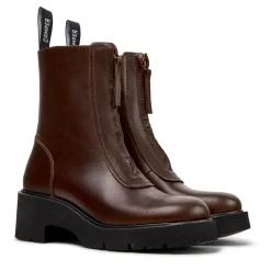 Camper Unser Milah kombiniert eine robuste Sohle mit eine mittel-braun Stiefel