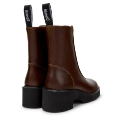 Camper Unser Milah kombiniert eine robuste Sohle mit eine mittel-braun Stiefel