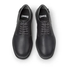 Camper Unser Pix basiert auf einer klassisch inspirierten mittel-grau Schnürschuhe