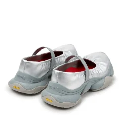 Camper Wir präsentieren die nächste Generation des Karstsilber Ballerinas