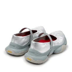 Camper Wir präsentieren die nächste Generation des Karstsilber Ballerinas
