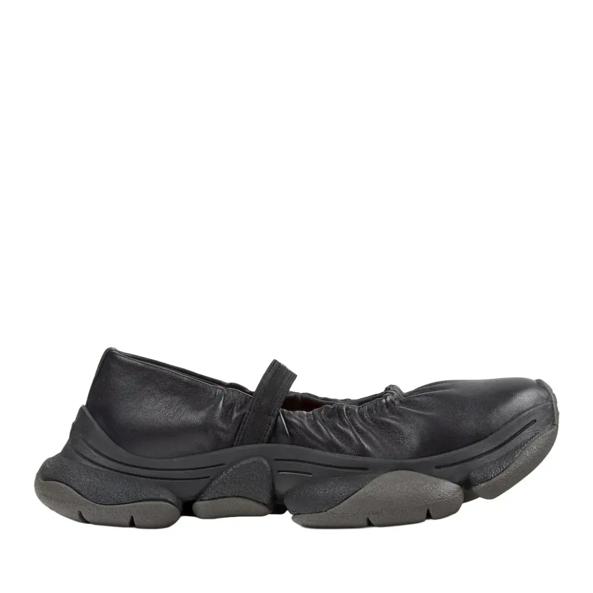 Camper Wir präsentieren die nächste Generation des Karstschwarz Ballerinas