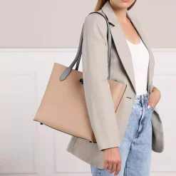 Coach Willow Tote Beige Tote