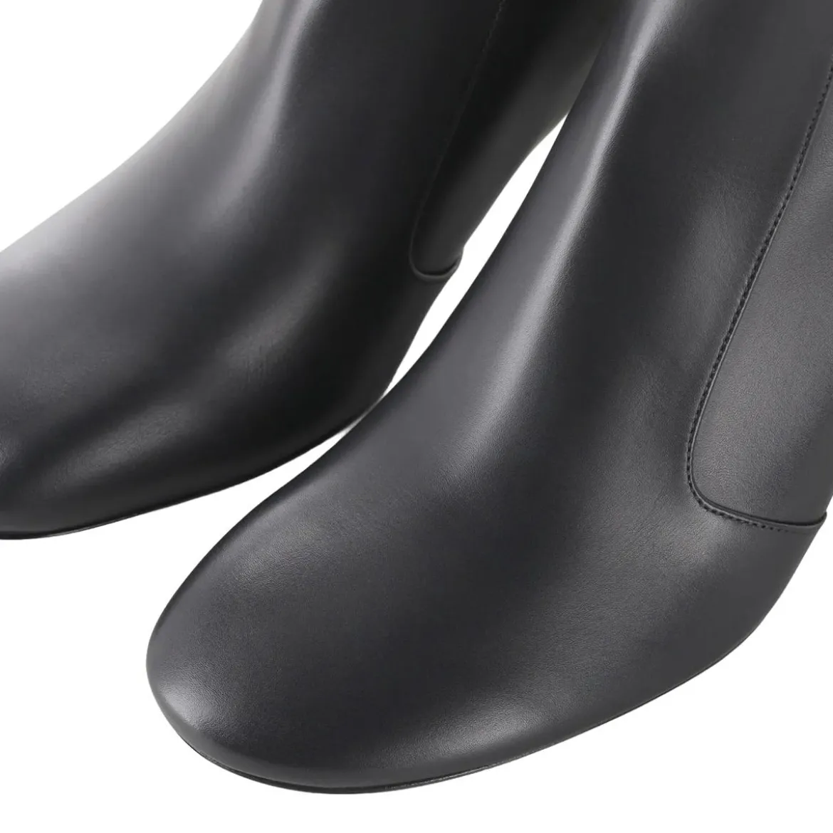 Givenchy Stiefeletten aus Kalbsleder schwarz Schnürschuhe