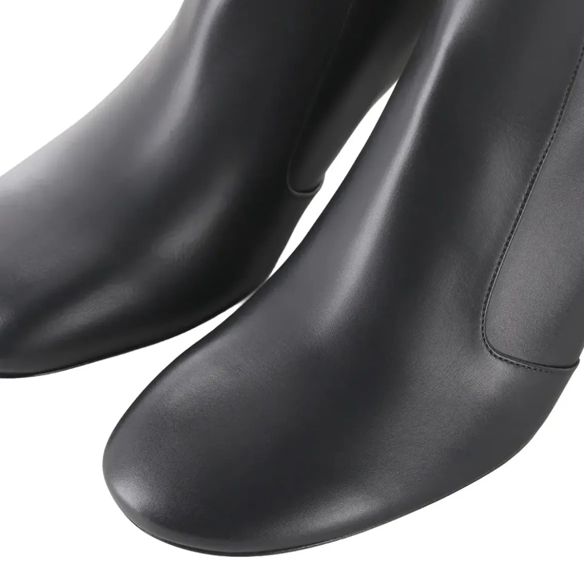 Givenchy Stiefeletten aus Kalbsleder schwarz Schnürschuhe