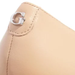 Guess Bravo4 Sand Pumps