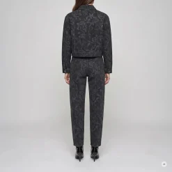 Marc Aurel Der Print verleiht dieser Barrel-Fit-Jeans einen b schwarz Ausgestellte Jeans