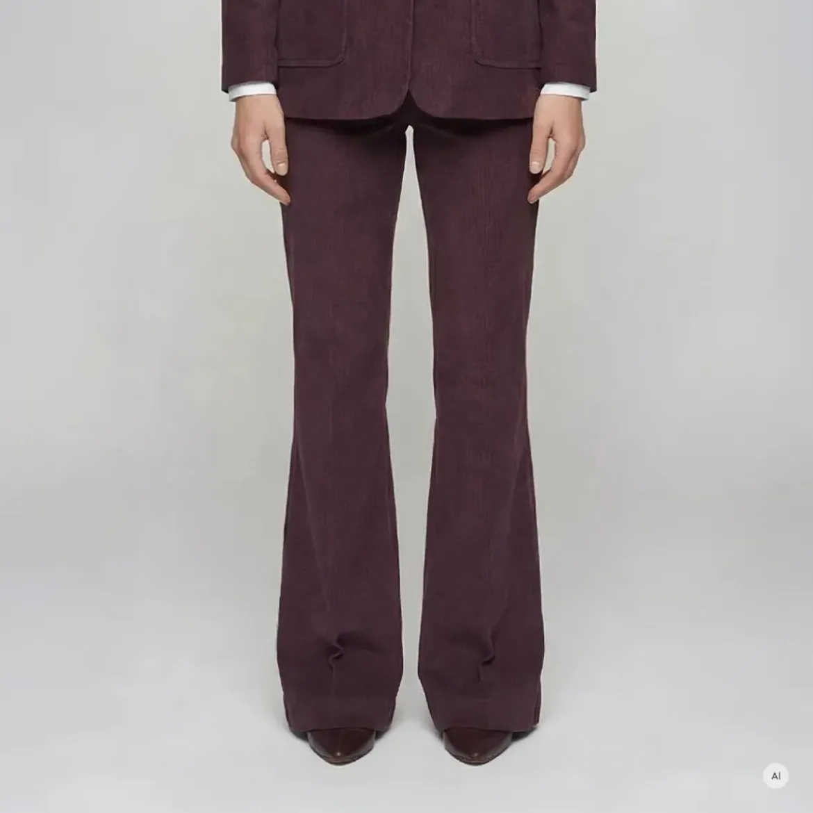 Marc Aurel Diese Hose im Flared Style überzeugt mit einer mod lila Cordhose