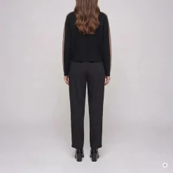 Marc Aurel Dieser Pullover setzt mit seinen Kontraststreifenschwarz Pullover