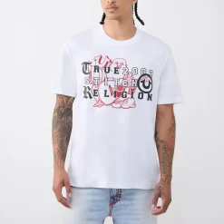True Religion - T-Shirt- Übereinander angeordnete Logos auf Fro weiss T-Shirt