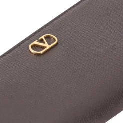 Valentino Garavani Portemonnaie aus Kalbsleder braun Portemonnaie mit Zip-Around-Reißverschluss