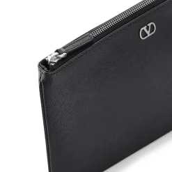 Valentino Garavani Tasche aus Leder schwarz Pochette